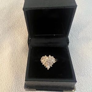 Beautiful Diamond Cluster Heart-shaped Ring 
Size 7.5